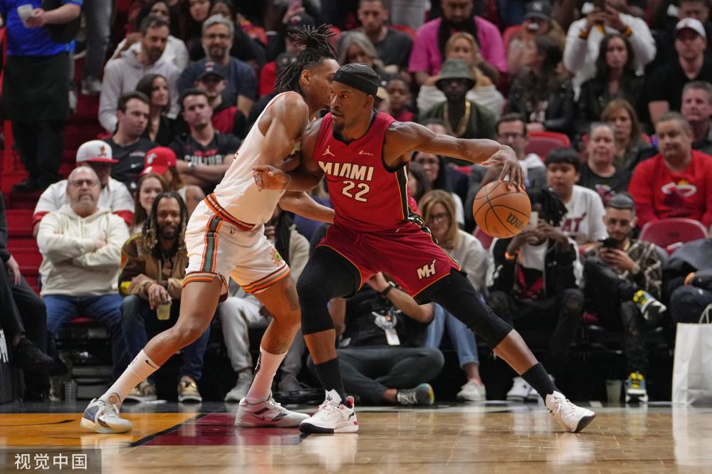 递了一个现 递了一个现