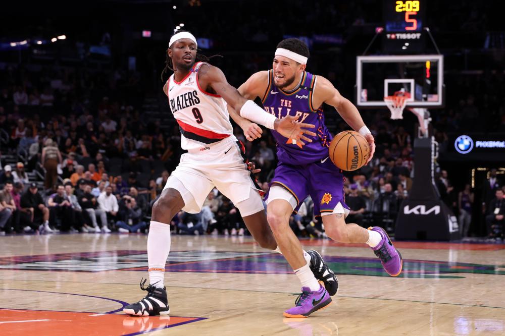 他在替补出 他在替补出